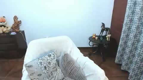 Snapshot of luscious86 chatting on April 17, 2026, 6:44 pm PAULINA online show from April 17, 2026, 6:44 pm