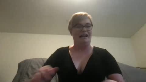 Snapshot of lusciouss_kitten chatting on October 3, 2025, 2:19 am Luscious Kitten online show from October 3, 2025, 2:19 am