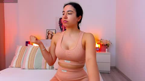 LusciousSarra online show from April 2, 2026, 6:33 am