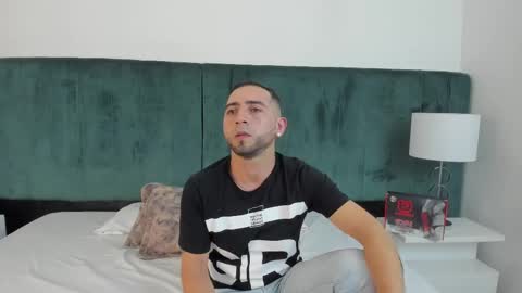 Lushian And Luna online show from November 1, 2025, 11:18 pm