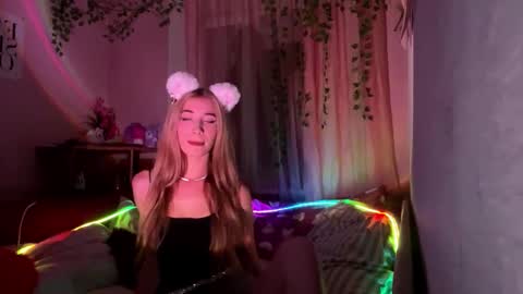 Monica online show from September 10, 2025, 6:19 pm