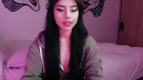 Valerie  April   online show from December 5, 2024, 2:31 am