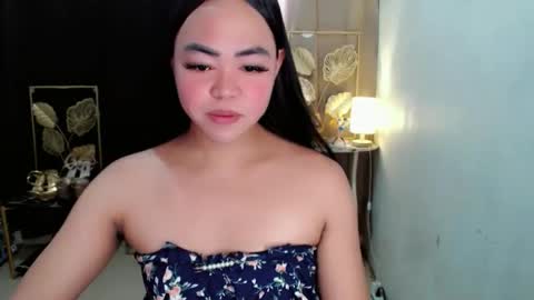 Snapshot of lustfuloffendertrina chatting on May 6, 2026, 2:19 am Trina online show from May 6, 2026, 2:19 am