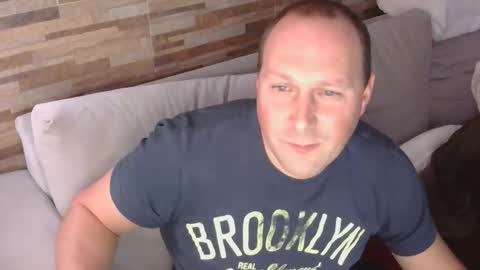 lustonfan online show from May 1, 2026, 2:38 am