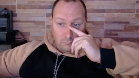 lustonfan online show from July 3, 2026, 12:33 pm