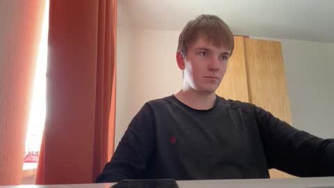 Nik online show from November 5, 2025, 11:43 am