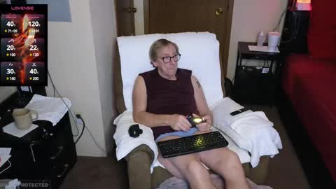 lusty48 online show from December 25, 2024, 2:13 pm