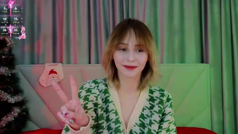 Chloe online show from December 30, 2024, 3:35 pm