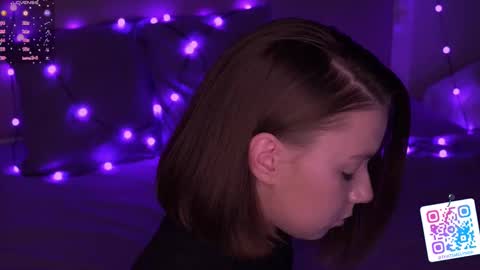 Chloe online show from March 1, 2025, 8:02 am