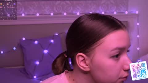 Chloe online show from March 2, 2025, 4:17 am