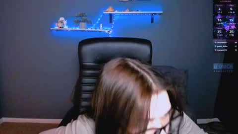 lusy_puff online show from December 2, 2024, 12:51 pm