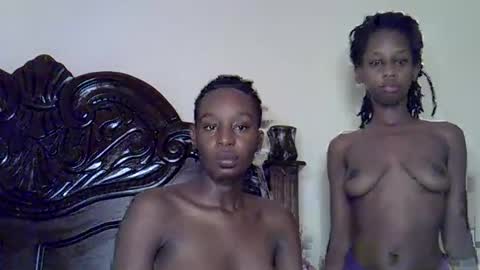 Snapshot of lutino_lovebirds chatting on March 21, 2026, 4:28 am lutino_lovebirds online show from March 21, 2026, 4:28 am