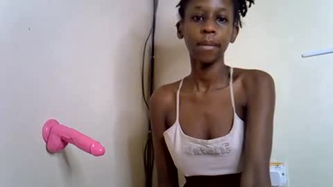 lutino_lovebirds online show from June 29, 2026, 10:48 am