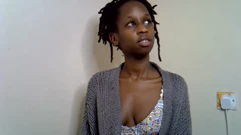 lutino_lovebirds online show from July 2, 2026, 3:34 am