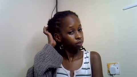 lutino_lovebirds online show from July 14, 2026, 11:43 pm