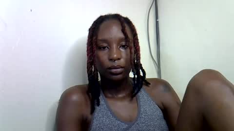 lutino_lovebirds online show from July 16, 2026, 6:41 am