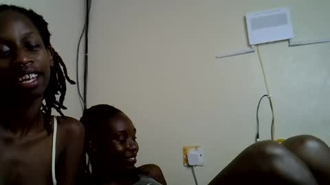 lutino_lovebirds online show from July 16, 2026, 7:53 pm