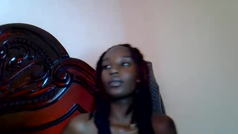 lutino_lovebirds online show from July 28, 2026, 12:48 pm