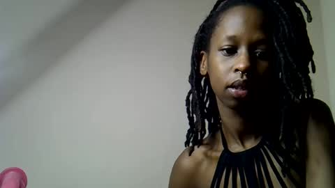lutino_lovebirds online show from August 8, 2026, 8:27 am
