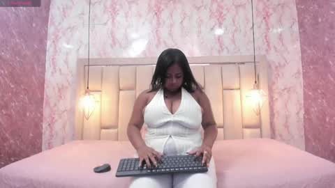 Snapshot of luu_adams chatting on April 27, 2026, 7:23 pm Luu online show from April 27, 2026, 7:23 pm