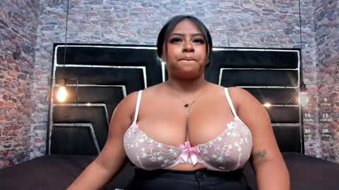 Snapshot of luu_adams chatting on May 12, 2026, 7:55 pm Luu online show from May 12, 2026, 7:55 pm