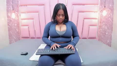 Snapshot of luu_adams chatting on May 29, 2026, 8:40 pm Luu online show from May 29, 2026, 8:40 pm