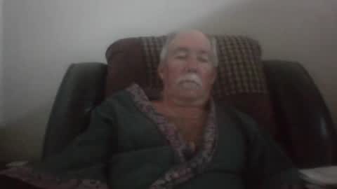 Snapshot of luv269er chatting on May 26, 2026, 2:57 pm luv269er online show from May 26, 2026, 2:57 pm
