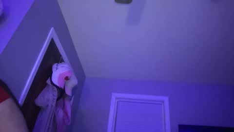 avery online show from February 8, 2026, 8:51 am