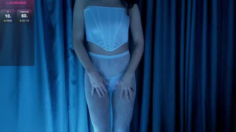 Mila  online show from December 18, 2024, 6:57 pm