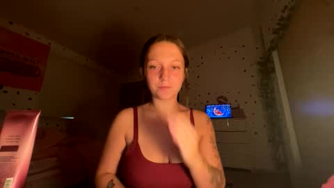 luvkendal online show from October 15, 2025, 3:39 am