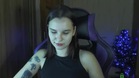 Snapshot of luvmeeow chatting on December 8, 2024, 6:01 am Ann  online show from December 8, 2024, 6:01 am