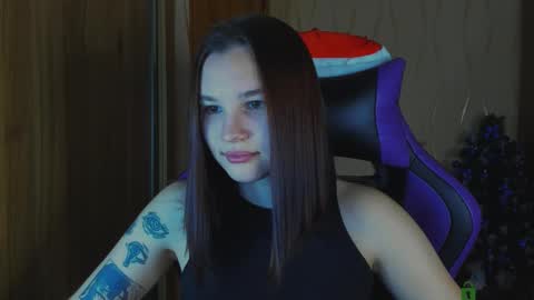 Snapshot of luvmeeow chatting on December 19, 2024, 6:12 am Ann  online show from December 19, 2024, 6:12 am