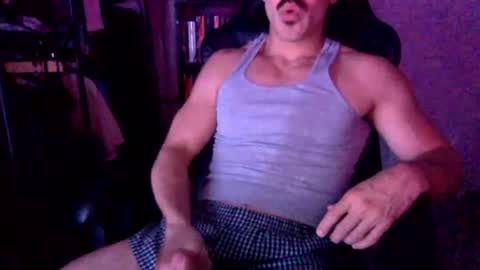Snapshot of luvrboy77 chatting on August 1, 2026, 5:40 am luvrboy77 online show from August 1, 2026, 5:40 am