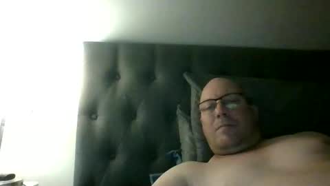 Snapshot of luvtwogodown chatting on September 20, 2025, 9:27 pm luvtwogodown online show from September 20, 2025, 9:27 pm