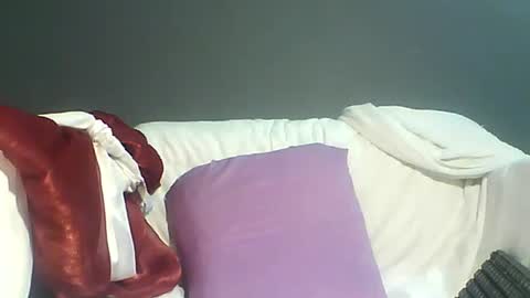 Bee Bee online show from June 2, 2026, 4:53 pm