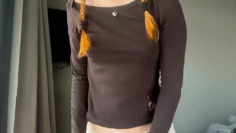 lux_angel online show from June 8, 2026, 12:36 am