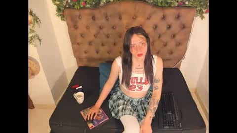 lux_royse online show from April 1, 2026, 9:01 pm