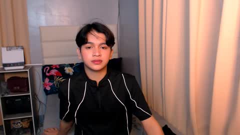 Snapshot of lux_white chatting on March 11, 2025, 6:08 pm queen lux online show from March 11, 2025, 6:08 pm