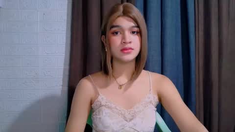 queen lux online show from March 10, 2026, 2:16 am