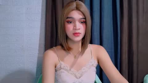 queen lux online show from March 11, 2026, 1:44 am