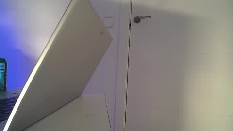 luxanee online show from December 17, 2025, 10:38 pm