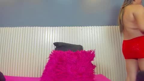 Snapshot of luxemilf chatting on September 19, 2025, 11:44 am Luxe3 online show from September 19, 2025, 11:44 am