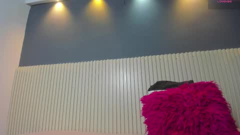 Snapshot of luxemilf chatting on October 2, 2025, 10:11 am Luxe3 online show from October 2, 2025, 10:11 am