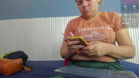 Snapshot of luxemilf chatting on October 31, 2025, 9:32 am Luxe3 online show from October 31, 2025, 9:32 am