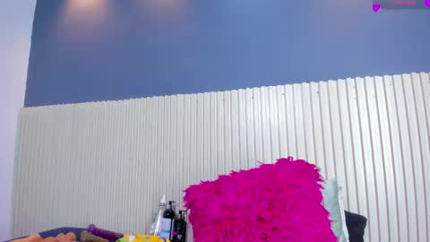 Luxe3 online show from December 3, 2025, 11:30 am