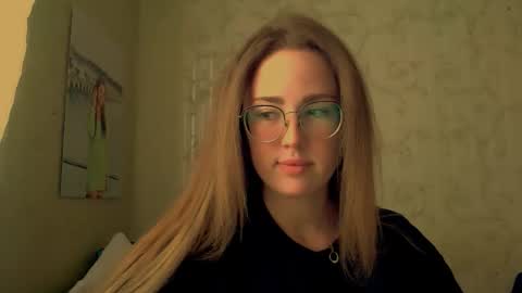 Snapshot of luxie_queen chatting on May 7, 2026, 2:00 pm Katie online show from May 7, 2026, 2:00 pm
