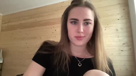 Snapshot of luxie_queen chatting on May 21, 2026, 4:03 pm Katie online show from May 21, 2026, 4:03 pm