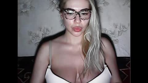 LuxSonyaStar online show from December 4, 2024, 7:56 pm