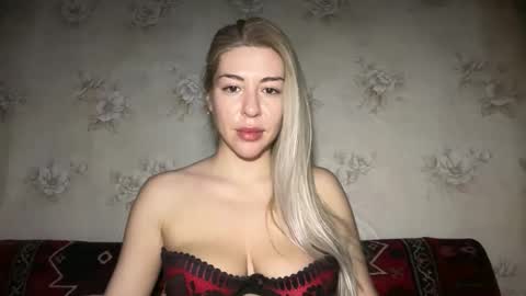 LuxSonyaStar online show from February 18, 2026, 1:18 pm