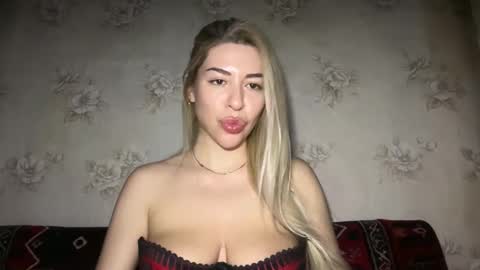 LuxSonyaStar online show from March 11, 2026, 9:54 pm